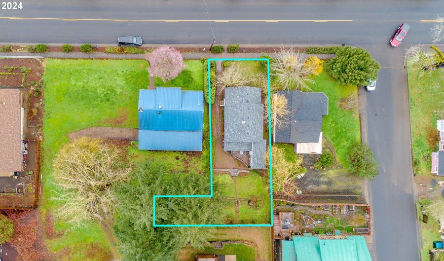 734 N MAIN St, Brownsville, OR 97327 - 3 Beds, 1 Bath