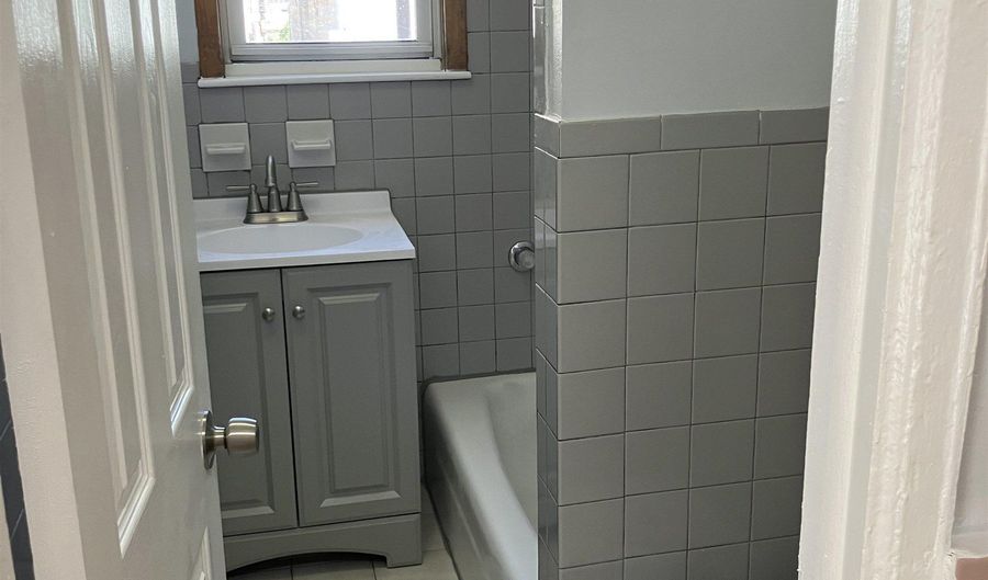 132 W 19TH St 4, Bayonne, NJ 07002 - 2 Beds, 1 Bath