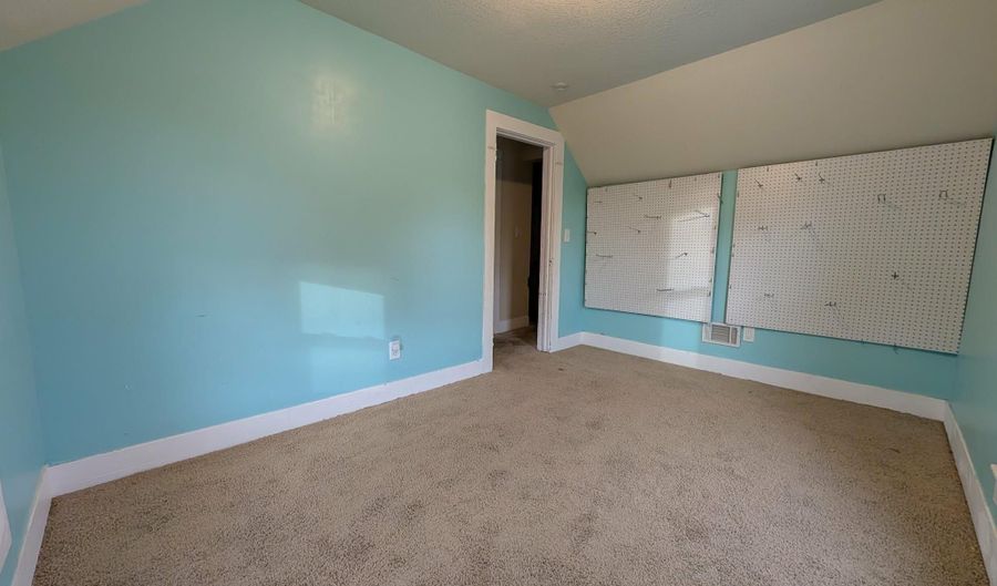 822 N River Ave, Alma, MI 48881 - 4 Beds, 1 Bath