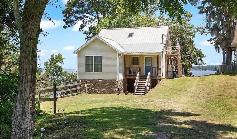 1983 Calhoun Dr, Abbeville, AL 36310 - 3 Beds, 2 Bath