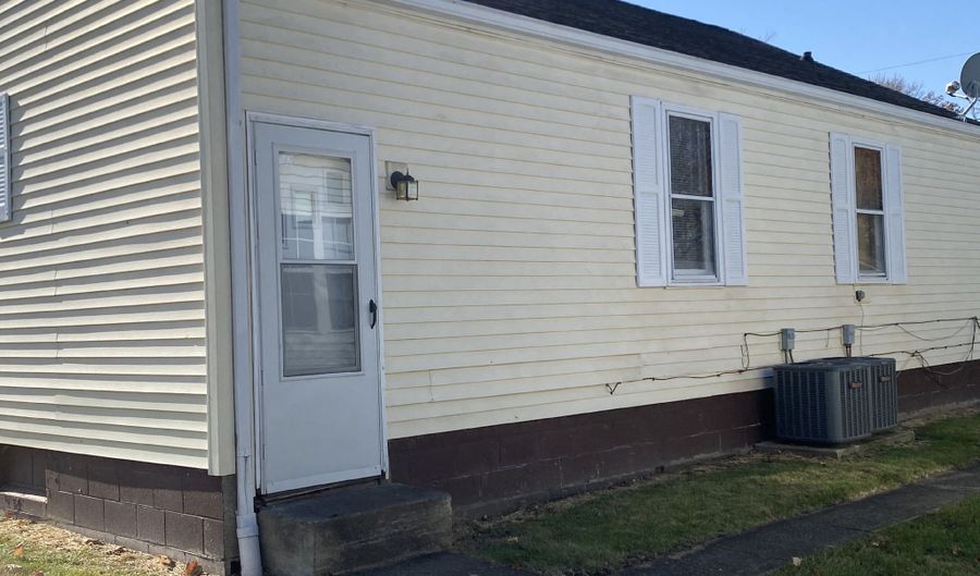 702 W 23rd St, Anderson, IN 46016 - 1 Beds, 1 Bath