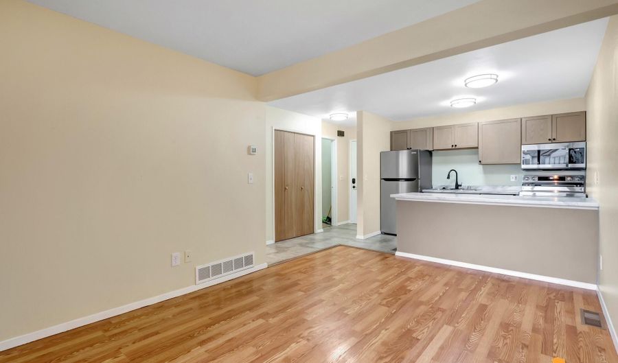 10260 Jamestown Dr #A8, Anchorage, AK 99507 - 1 Beds, 1 Bath