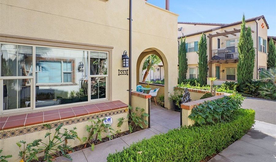 553 S Kroeger St, Anaheim, CA 92805 - 1 Beds, 2 Bath