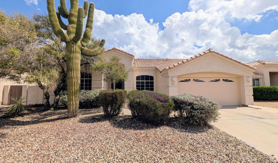 3331 N COPENHAGEN Dr, Avondale, AZ 85392 - 3 Beds, 2 Bath