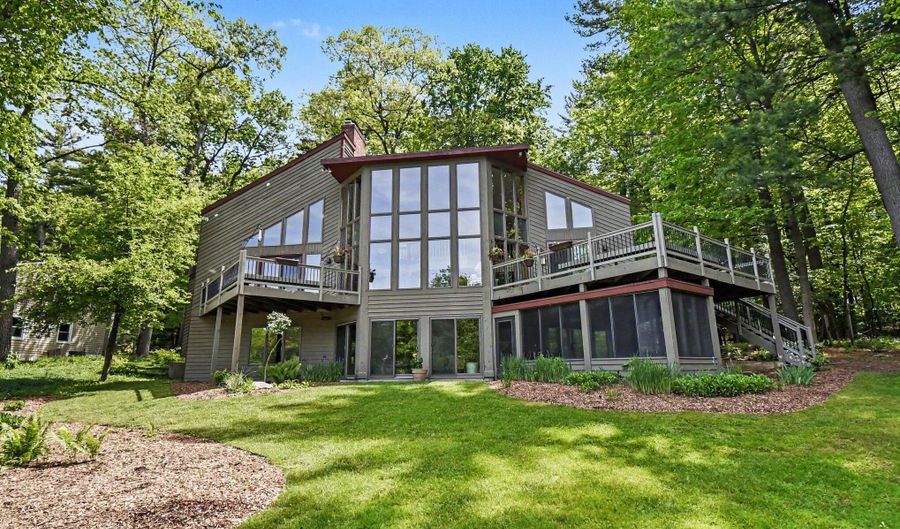 1843 Timber Trail Dr SE, Ada, MI 49301 - 3 Beds, 4 Bath