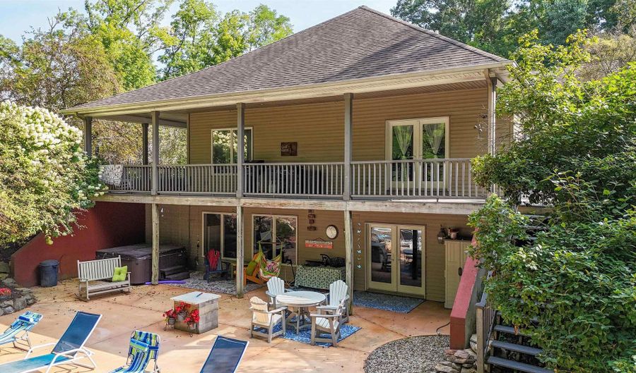 1932 N 600 W, Andrews, IN 46702 - 3 Beds, 4 Bath