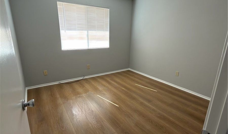 10547 Cochiti Rd, Apple Valley, CA 92308 - 2 Beds, 1 Bath
