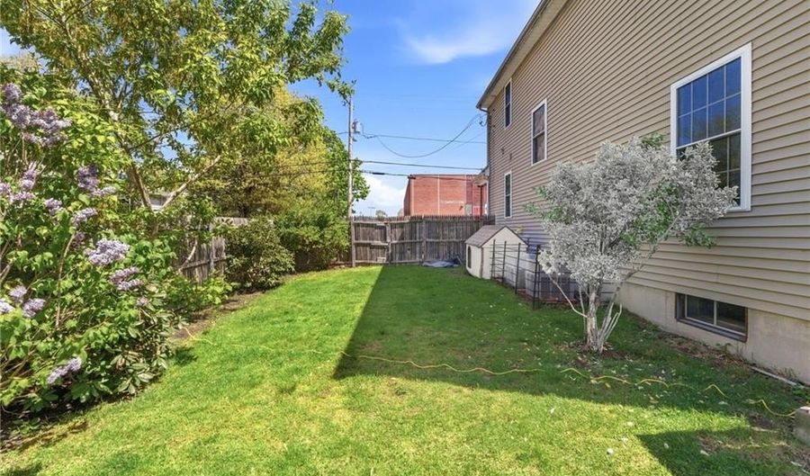 61 Metropolitan Ave, Cranston, RI 02920 - 4 Beds, 3 Bath