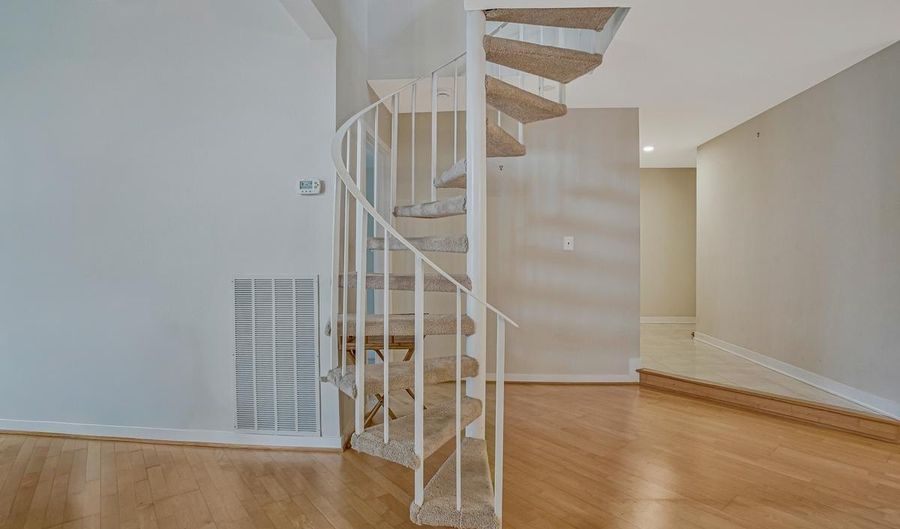 7048 HARBOUR VILLAGE Ct #202, Annapolis, MD 21403 - 2 Beds, 3 Bath