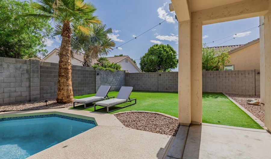 1597 E MONTEREY St, Chandler, AZ 85225 - 4 Beds, 3 Bath