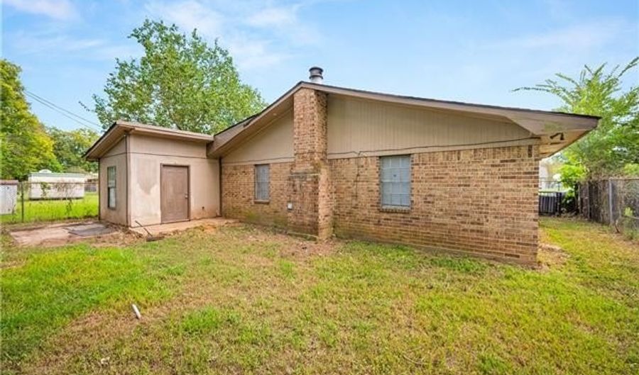 814 LAFITTE Dr, Alexandria, LA 71302 - 4 Beds, 3 Bath