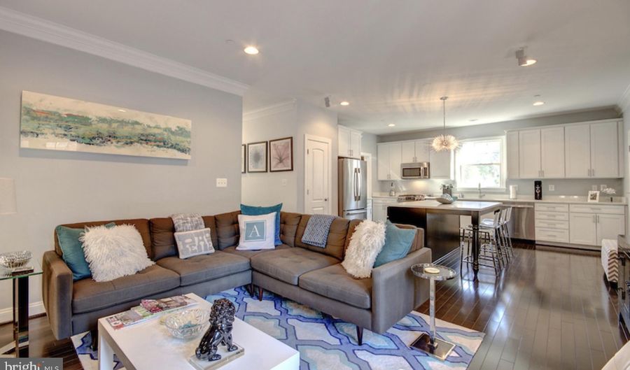 6002 NEW HAMPSHIRE Ave NE, Washington, DC 20011 - 5 Beds, 4 Bath