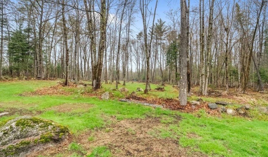 33 Plains Rd, Hiram, ME 04041 - 3 Beds, 1 Bath