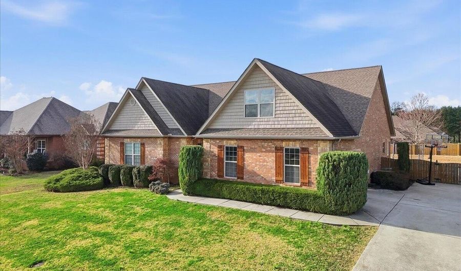 1179 Linford Cir, Alcoa, TN 37701 - 4 Beds, 3 Bath