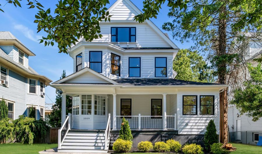 1009 4th Ave, Asbury Park, NJ 07712 - 6 Beds, 4 Bath
