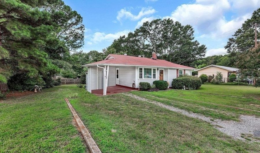 529 Stone Dr, Anderson, SC 29625 - 3 Beds, 2 Bath