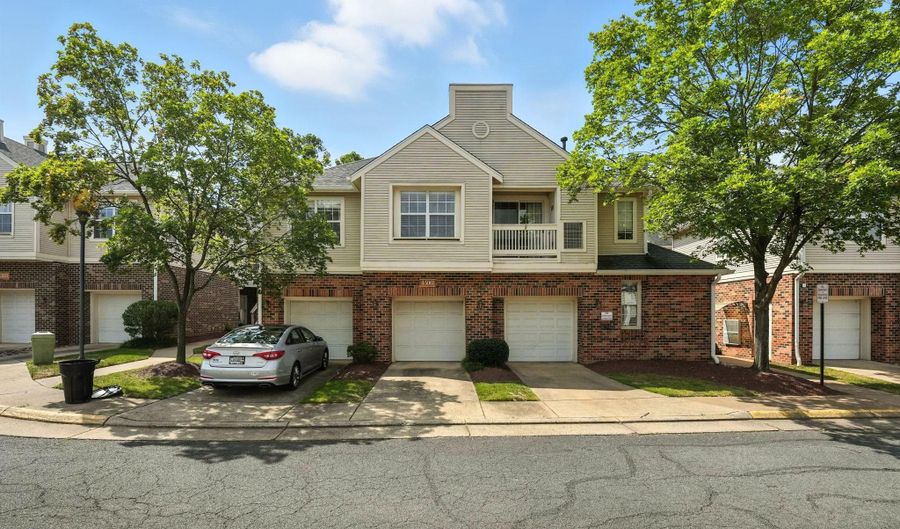45061 BRAE Ter 202, Ashburn, VA 20147 - 2 Beds, 2 Bath