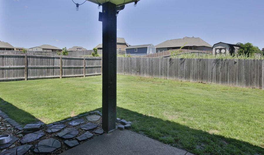 402 S CHINKAPIN Dr, Atoka, TN 38004 - 5 Beds, 3 Bath