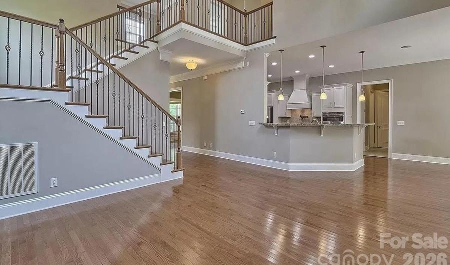 242 Wren Creek Cir, Blythewood, SC 29016 - 4 Beds, 4 Bath