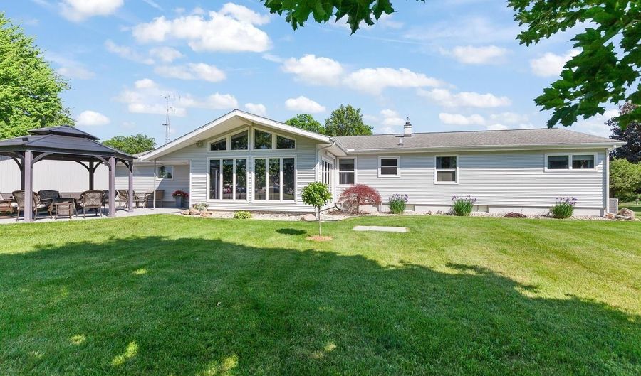 1462 Sand Creek Hwy, Adrian, MI 49221 - 3 Beds, 1 Bath