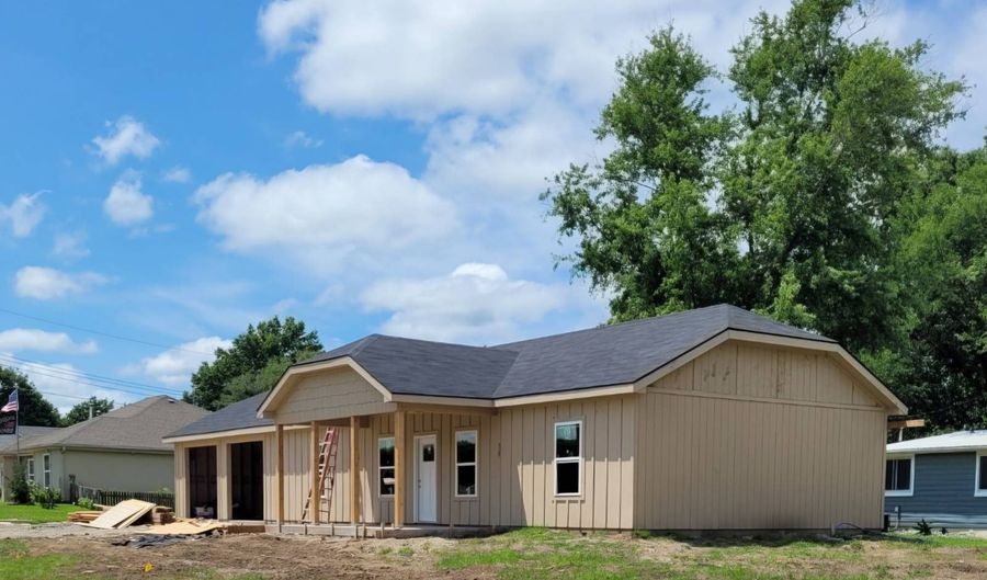 202 Redwood, Archie, MO 64725 - 3 Beds, 2 Bath