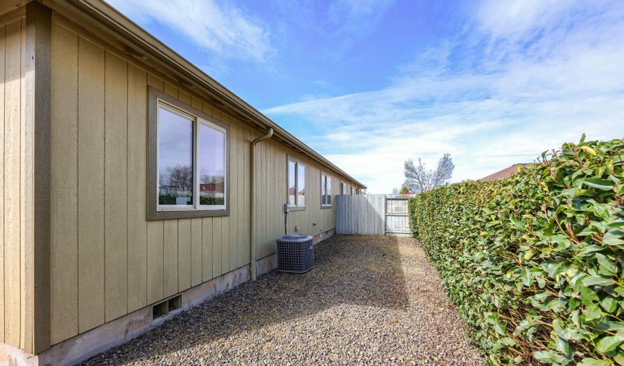 3635 Agate Mdws, White City, OR 97503 - 3 Beds, 2 Bath