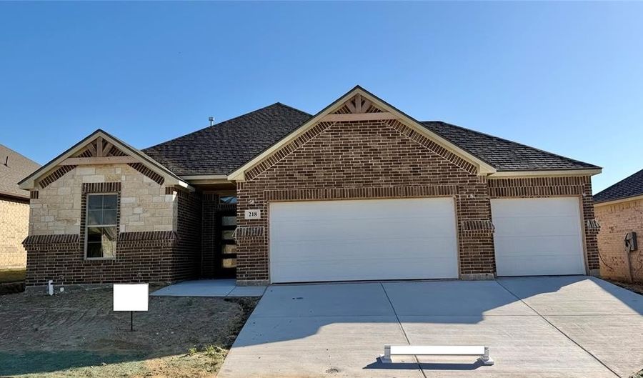 218 Cheyenne Trl, Alvarado, TX 76009 - 3 Beds, 2 Bath