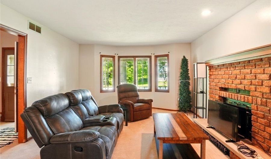 2120 Deerfield Dr, Ashtabula, OH 44004 - 4 Beds, 3 Bath