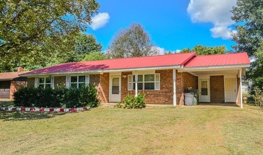 906 Powell Dr, Antlers, OK 74523 - 3 Beds, 2 Bath