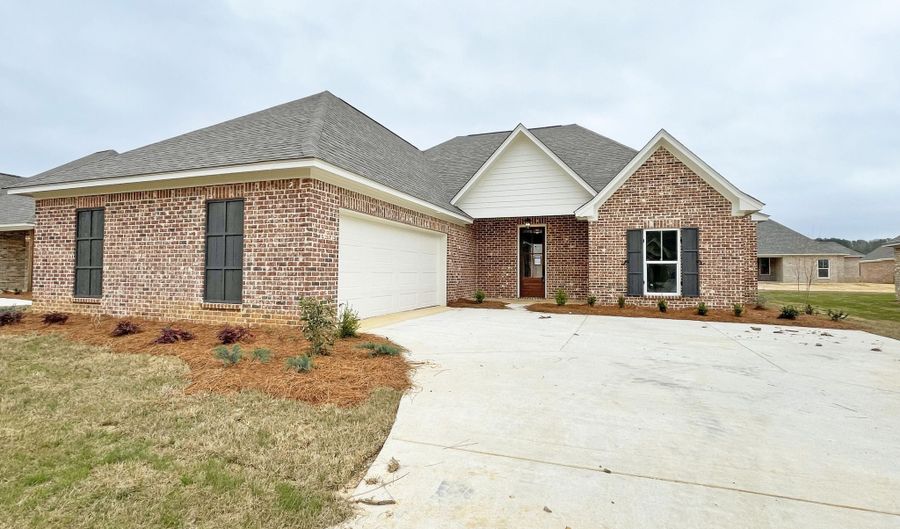 206 Wethersfield Dr, Florence, MS 39073 - 4 Beds, 3 Bath
