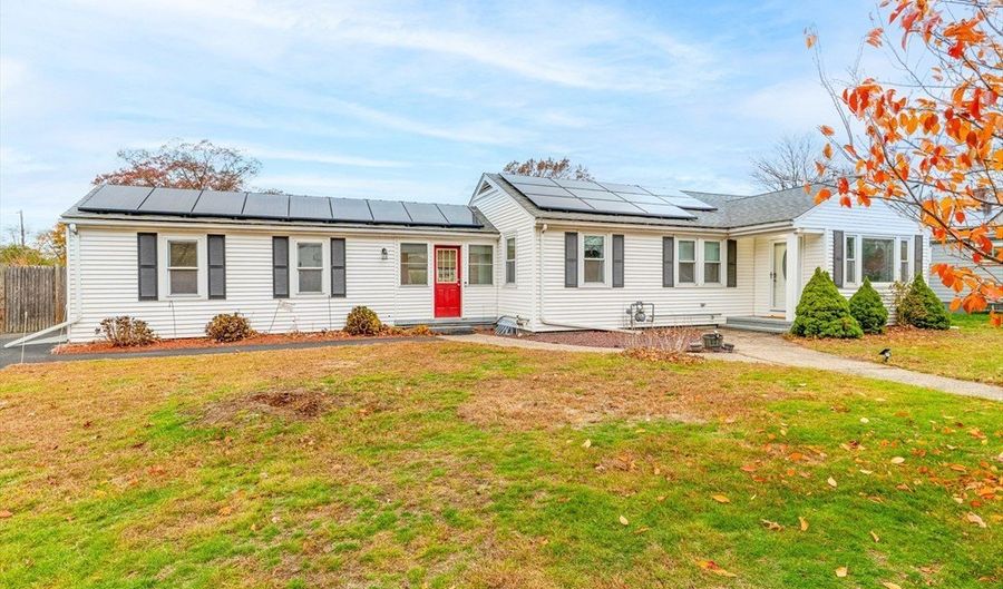 35 Woodbine St, Attleboro, MA 02703 - 3 Beds, 2 Bath