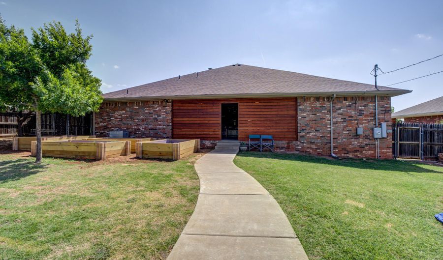 1111 Deer Ct, Abernathy, TX 79311 - 3 Beds, 2 Bath