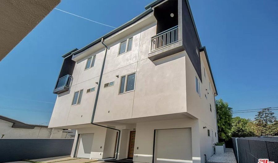 2153 S West View St, Los Angeles, CA 90016 - 14 Beds, 15 Bath