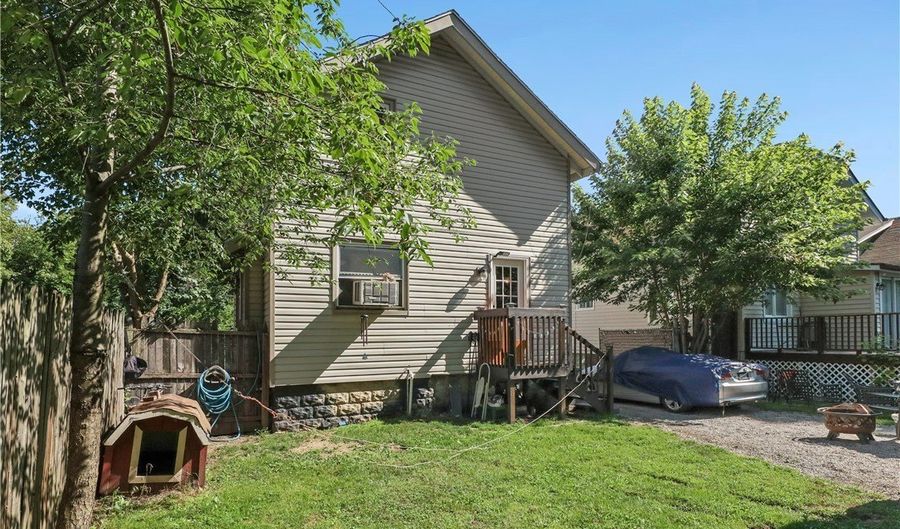 912 Hunt St, Akron, OH 44306 - 2 Beds, 1 Bath