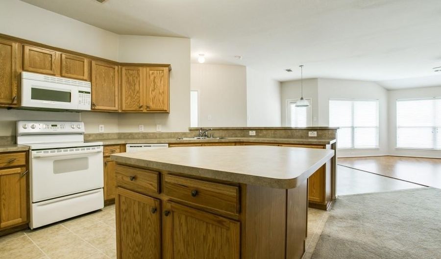 221 Hilltop Dr, Anna, TX 75409 - 3 Beds, 2 Bath
