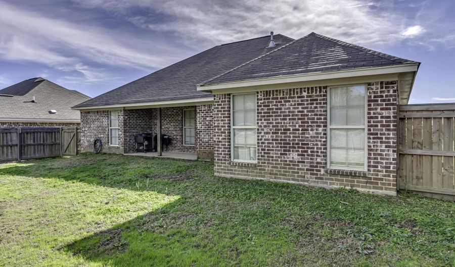 919 Filmore Dr, Brandon, MS 39042 - 3 Beds, 2 Bath