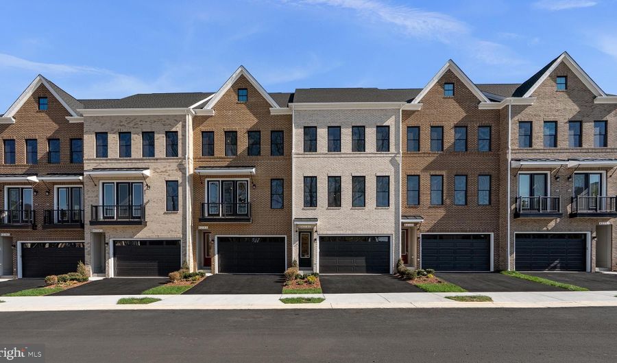 1 PICASSO Sq Turner 22-F2-Rt, Ashburn, VA 20148 - 3 Beds, 5 Bath