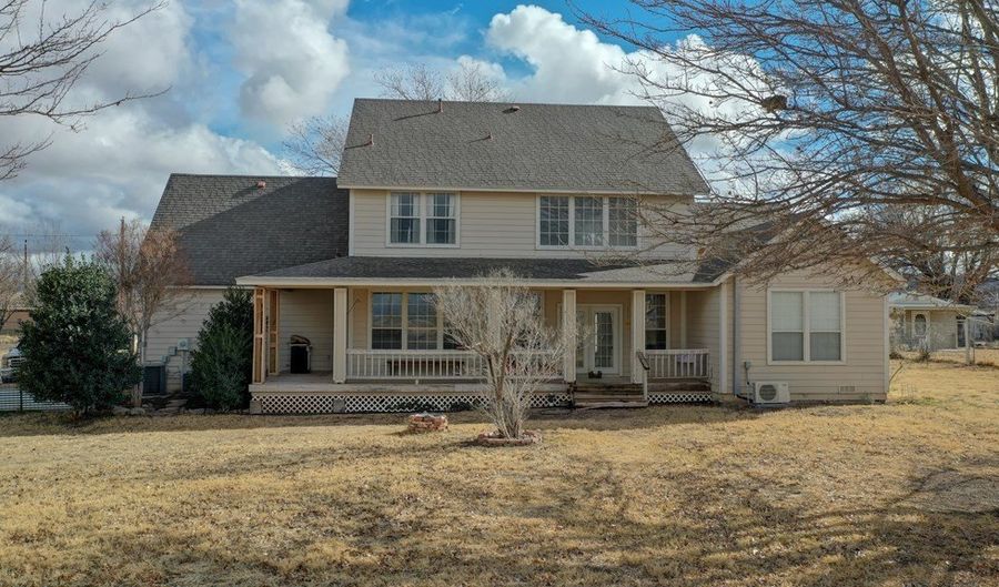 2109 W Mosley Loop, Alpine, TX 79830 - 3 Beds, 3 Bath