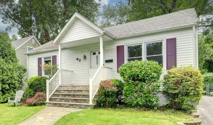 42 William St, Bayonne, NJ 07035 - 2 Beds, 1 Bath