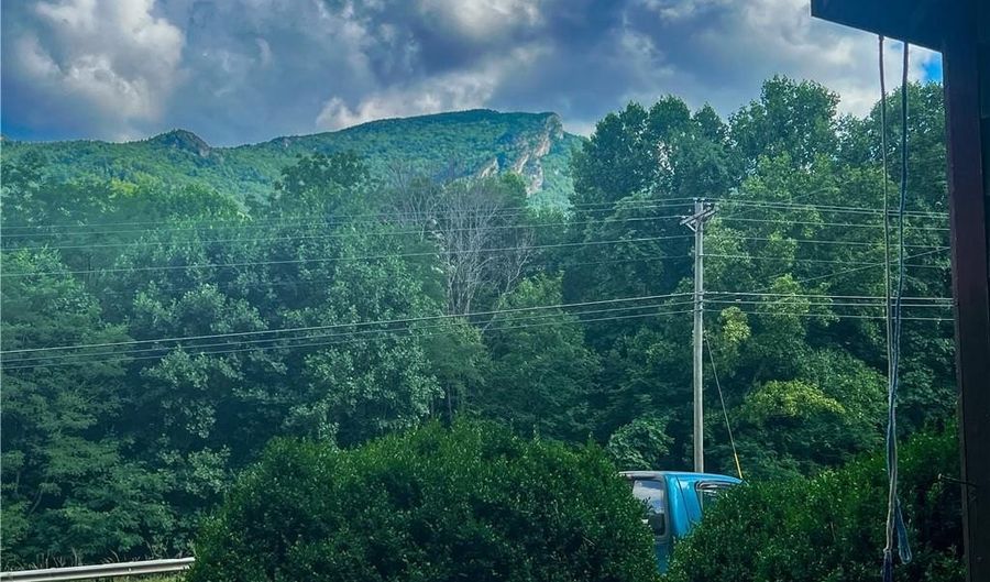 5539 NC 105 Hwy, Banner Elk, NC 28604 - 2 Beds, 1 Bath