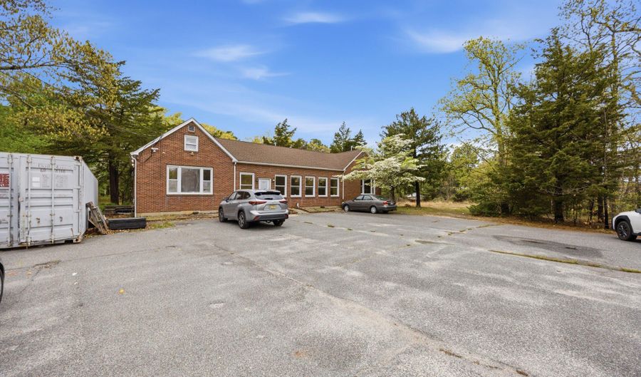 439 N Main St, Barnegat, NJ 08005 - 3 Beds, 3 Bath