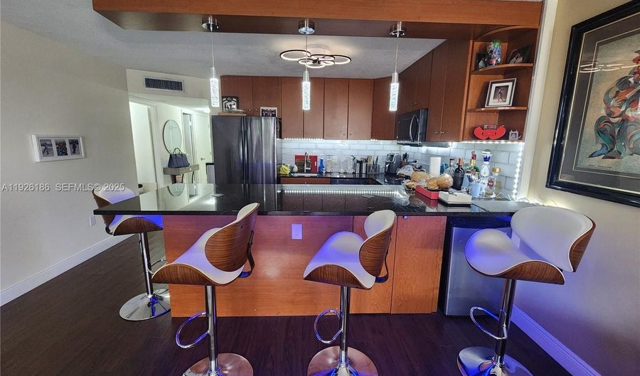 2801 NE 183rd St 310W, Aventura, FL 33160 - 1 Beds, 2 Bath