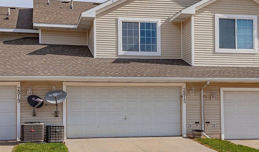 2815 Ashland Ct, Altoona, IA 50009 - 2 Beds, 3 Bath