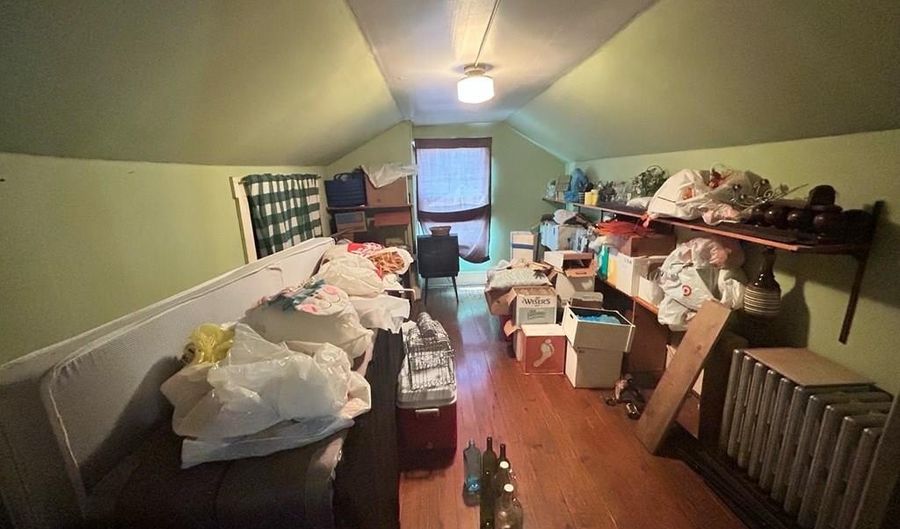 811 Main St, Addison, PA 15411 - 3 Beds, 1 Bath