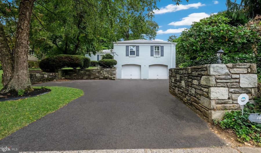 1810 HEMLOCK Cir, Abington, PA 19001 - 4 Beds, 4 Bath