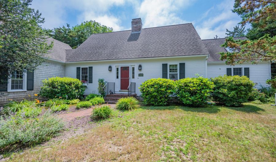 4323 Main St, Barnstable, MA 02630 - 3 Beds, 3 Bath
