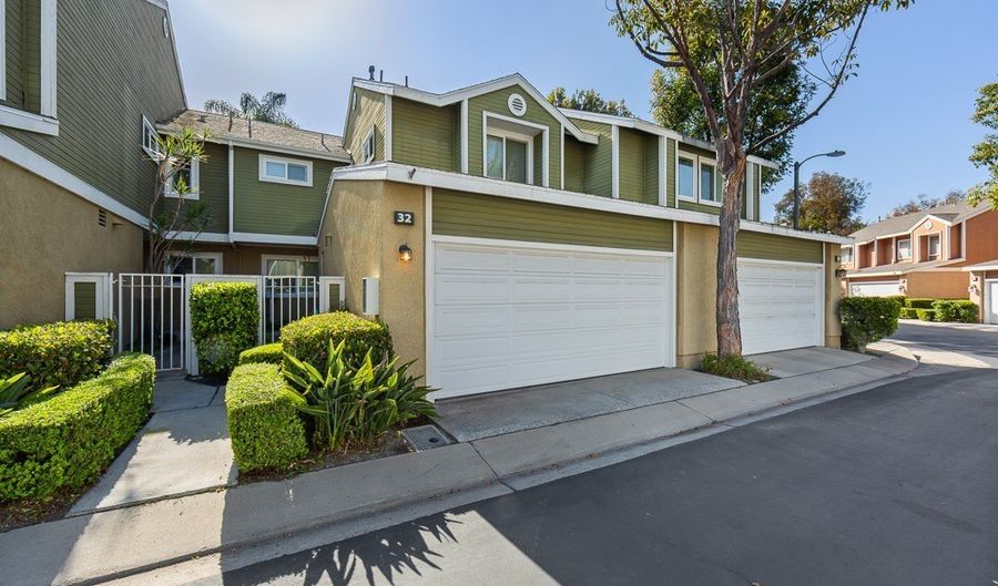 32 Marigold, Aliso Viejo, CA 92656 - 2 Beds, 3 Bath