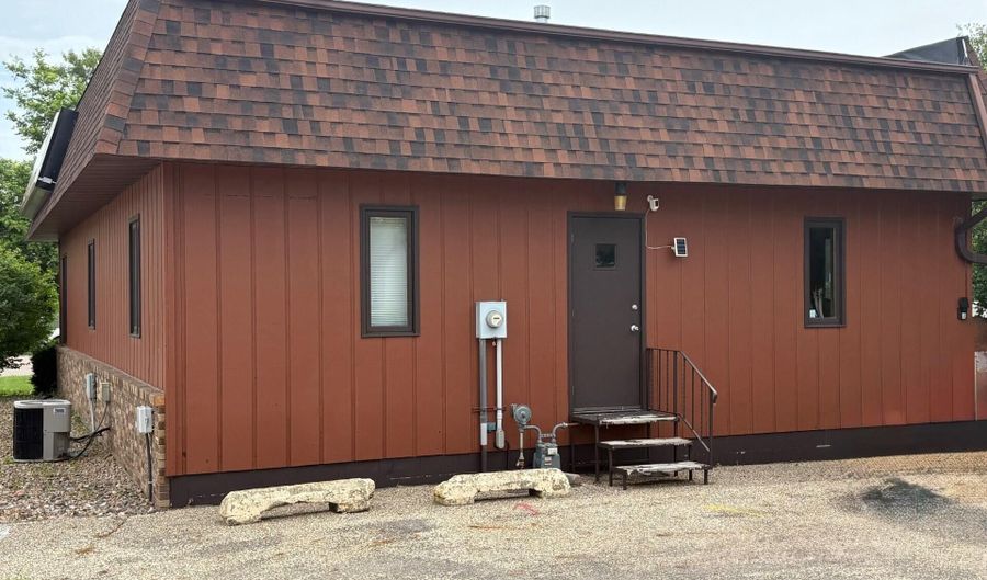 711 N Main St, Aberdeen, SD 57401 - 0 Beds, 0 Bath