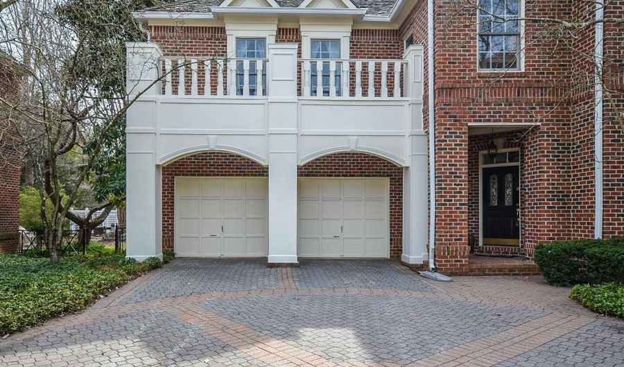 7806 FOX GATE Ct, Bethesda, MD 20817 - 4 Beds, 4 Bath