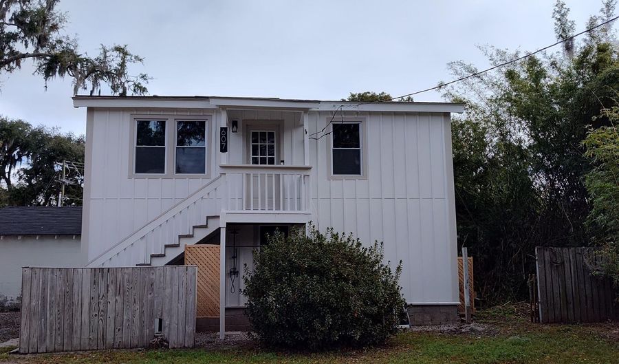 607 Waight St, Beaufort, SC 29902 - 2 Beds, 1 Bath